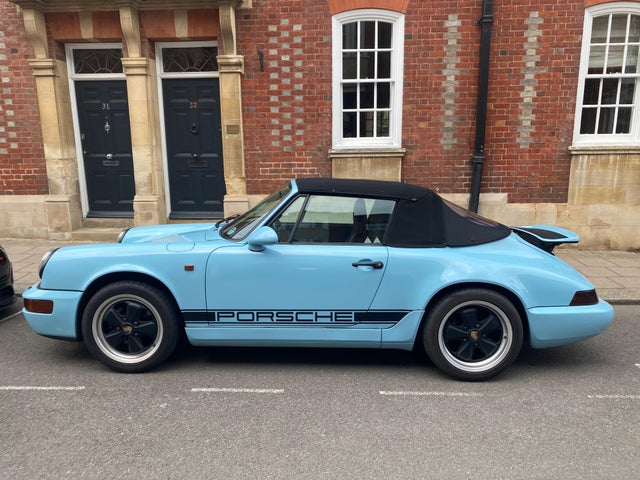 J'ai vu cette beauté 911 à Windsor hier, je ne sais pas quelle année ou quel modèle?